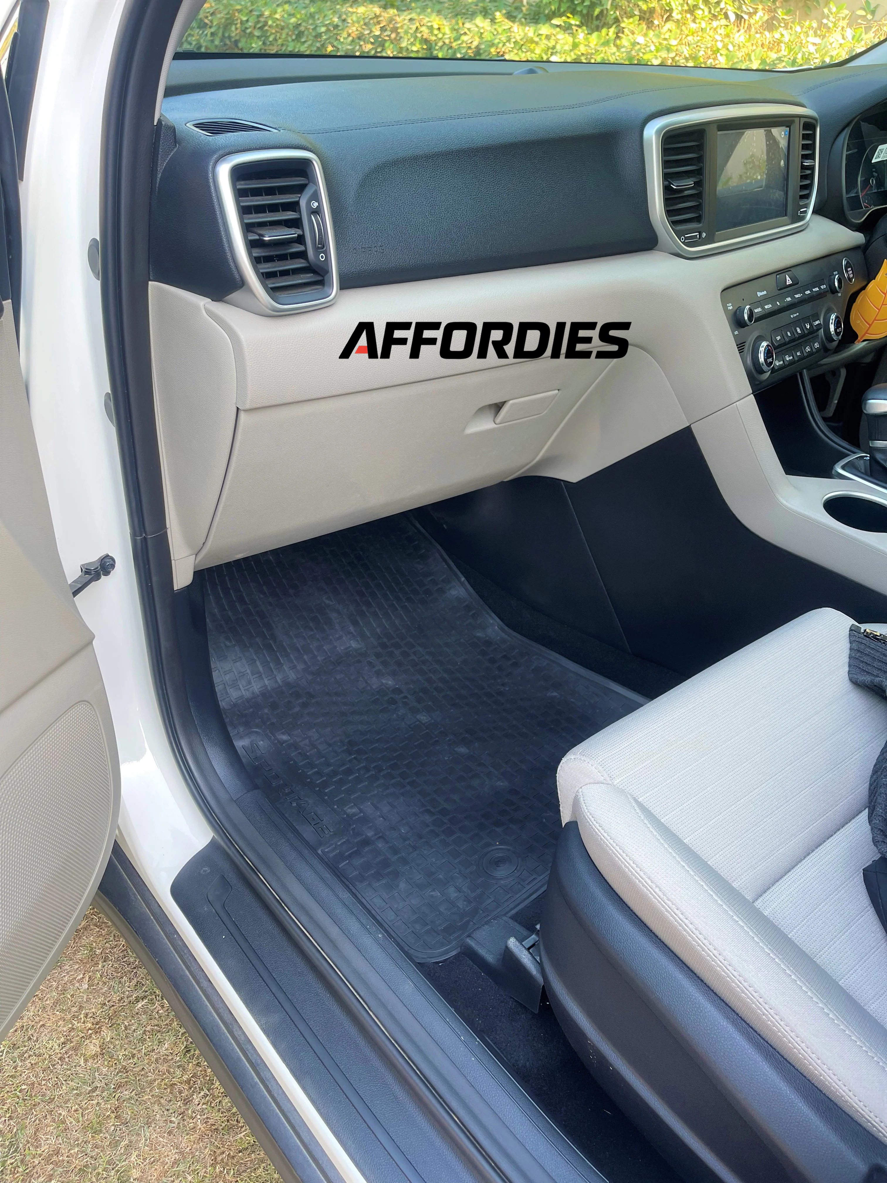 KIA Sportage 2020–Present Premium Latex Pvc Car Floor Mats